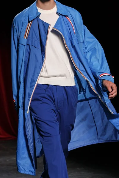 Look 14